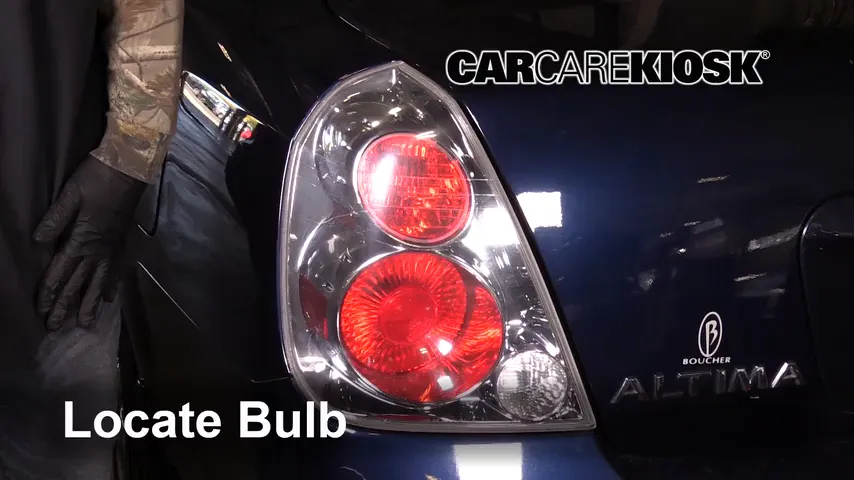 2005 Nissan Altima S 2.5L 4 Cyl. Luces Luz de freno (reemplazar foco)